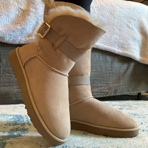 UGG Classic Short Jaylyn Buckle Boot